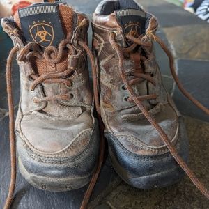 Ariat Terrain kids 13 riding hiking boots